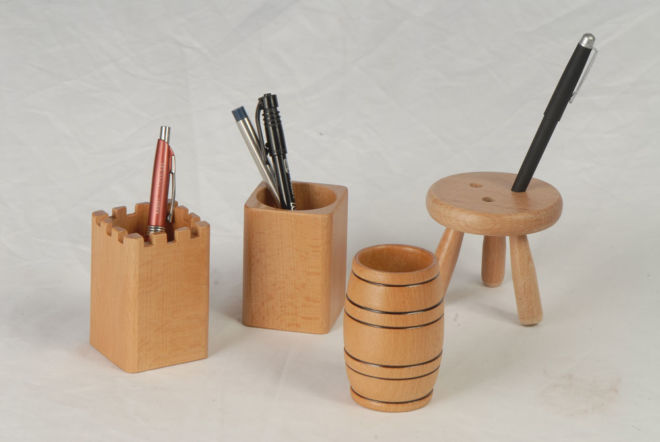 Bleistiftbecher aus Holz