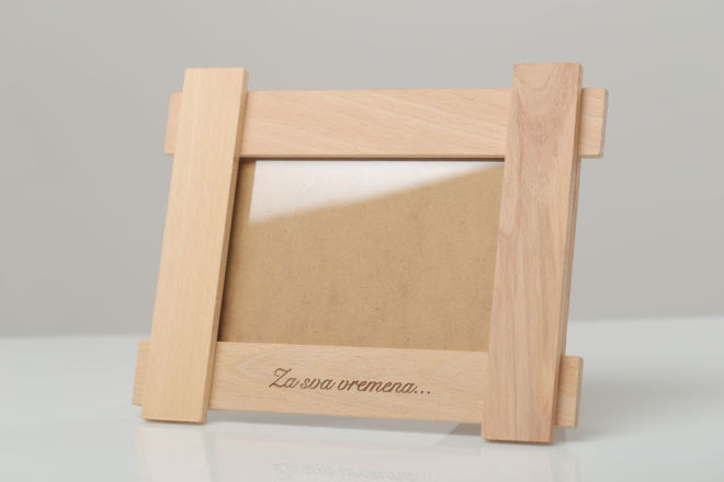 WOODEN PICTURE FRAME